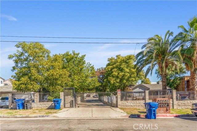 10218 Bradley, Pacoima (los Angeles), CA 91331