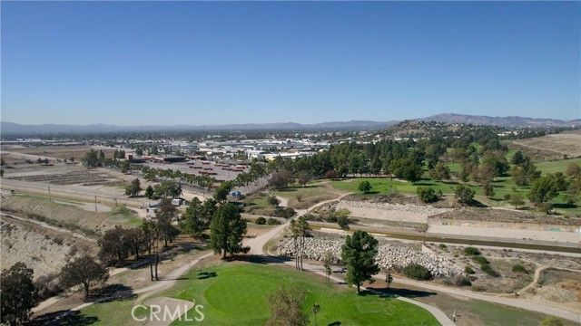 10218 Bradley, Pacoima (los Angeles), CA 91331