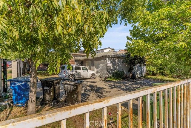 10218 Bradley, Pacoima (los Angeles), CA 91331