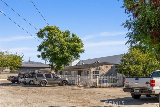 10218 Bradley, Pacoima (los Angeles), CA 91331