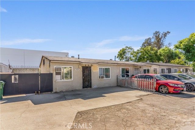 10218 Bradley, Pacoima (los Angeles), CA 91331