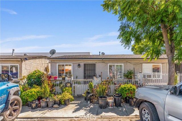 10218 Bradley, Pacoima (los Angeles), CA 91331