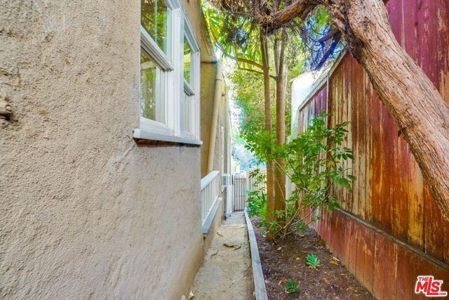 3221 Berkeley Avenue, Los Angeles, CA 90026