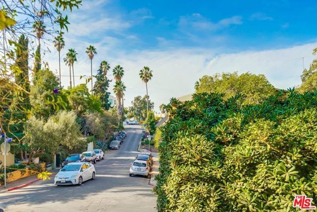 3221 Berkeley Avenue, Los Angeles, CA 90026