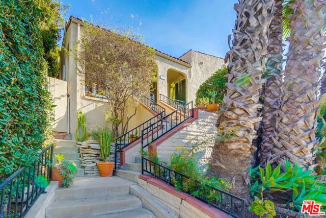 3221 Berkeley Avenue, Los Angeles, CA 90026