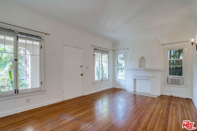 3221 Berkeley Avenue, Los Angeles, CA 90026