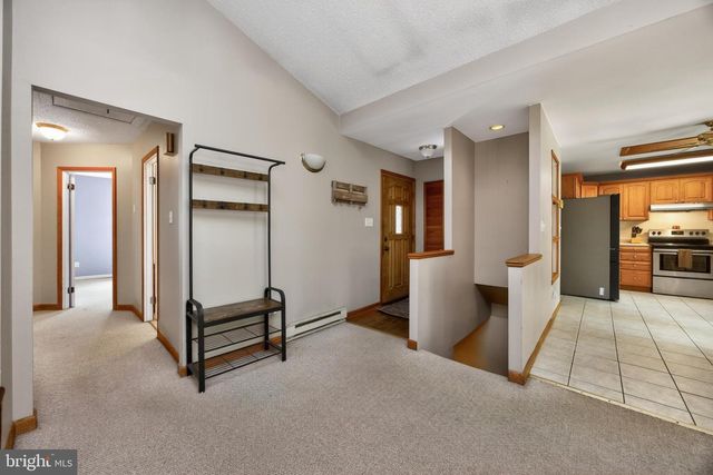 1121 VERMONT LN, Downingtown, PA 19335
