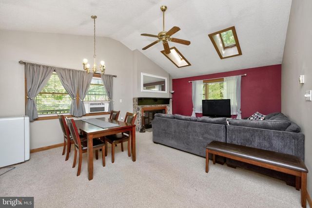 1121 VERMONT LN, Downingtown, PA 19335