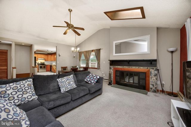 1121 VERMONT LN, Downingtown, PA 19335