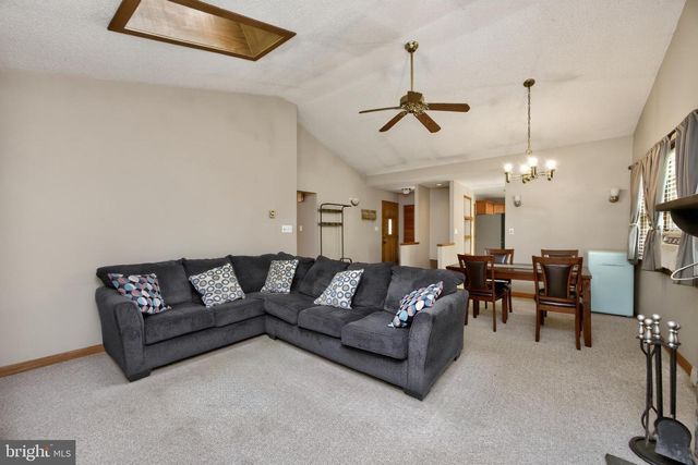 1121 VERMONT LN, Downingtown, PA 19335