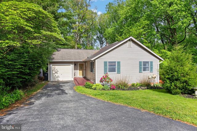 1121 VERMONT LN, Downingtown, PA 19335