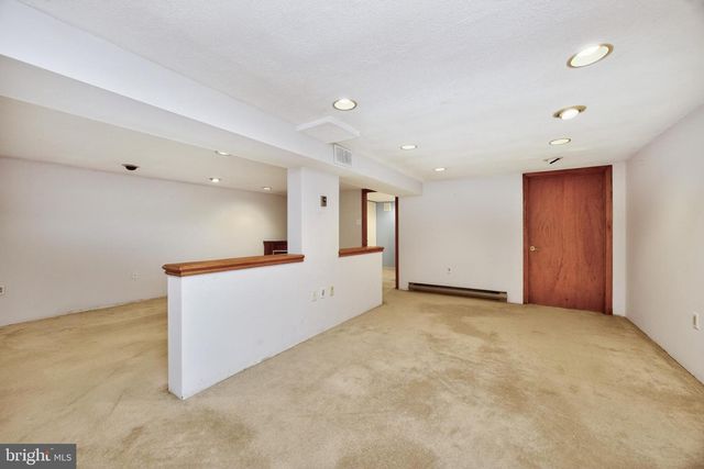 1121 VERMONT LN, Downingtown, PA 19335