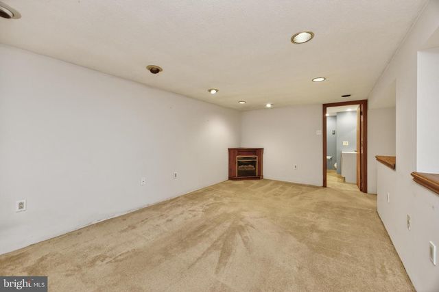 1121 VERMONT LN, Downingtown, PA 19335