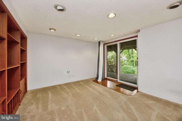 1121 VERMONT LN, Downingtown, PA 19335