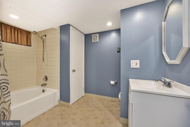 1121 VERMONT LN, Downingtown, PA 19335