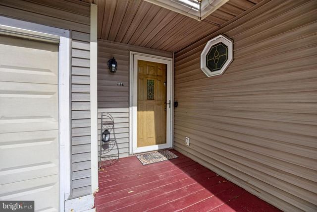 1121 VERMONT LN, Downingtown, PA 19335