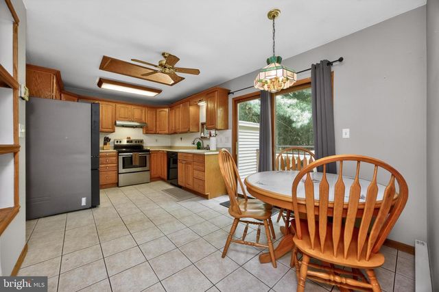 1121 VERMONT LN, Downingtown, PA 19335