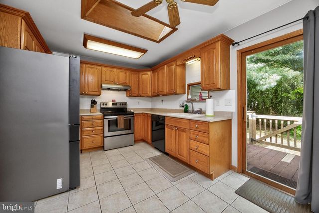 1121 VERMONT LN, Downingtown, PA 19335
