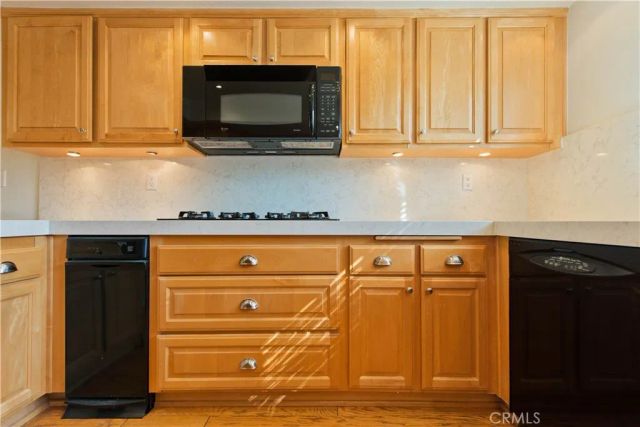 5757 Owensmouth Avenue 20, Woodland Hills, CA 91367