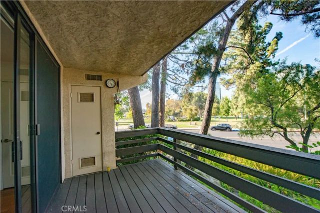 5757 Owensmouth Avenue 20, Woodland Hills, CA 91367