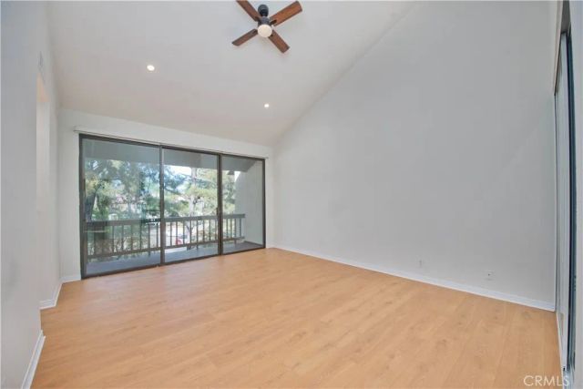 5757 Owensmouth Avenue 20, Woodland Hills, CA 91367