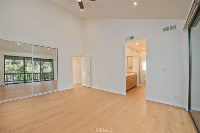 5757 Owensmouth Avenue 20, Woodland Hills, CA 91367