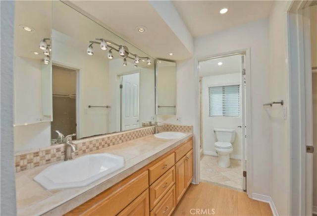 5757 Owensmouth Avenue 20, Woodland Hills, CA 91367