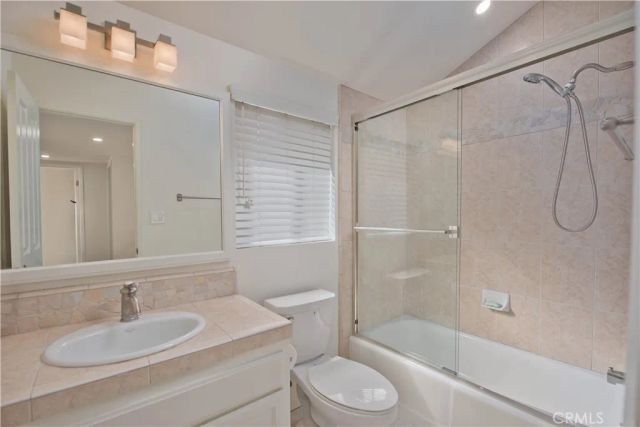 5757 Owensmouth Avenue 20, Woodland Hills, CA 91367