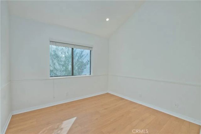 5757 Owensmouth Avenue 20, Woodland Hills, CA 91367