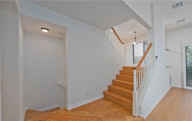 5757 Owensmouth Avenue 20, Woodland Hills, CA 91367