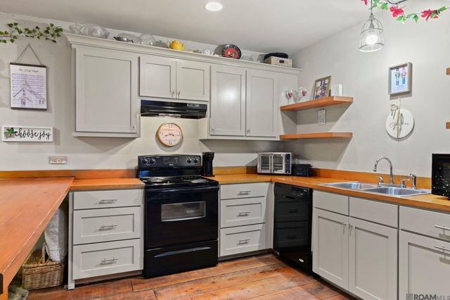 11816 Ferdinand St, St Francisville, LA 70775