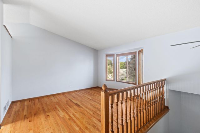9337 Jeffery Court S, Cottage Grove, MN 55016