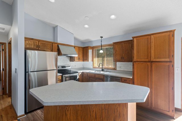 9337 Jeffery Court S, Cottage Grove, MN 55016