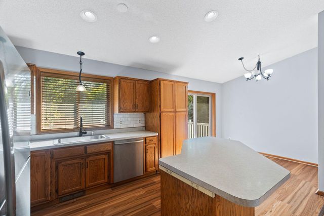 9337 Jeffery Court S, Cottage Grove, MN 55016
