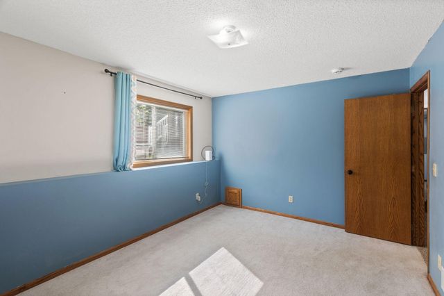 9337 Jeffery Court S, Cottage Grove, MN 55016
