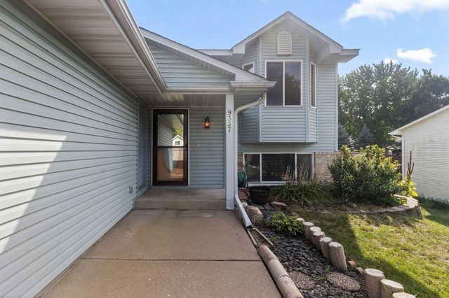 9337 Jeffery Court S, Cottage Grove, MN 55016
