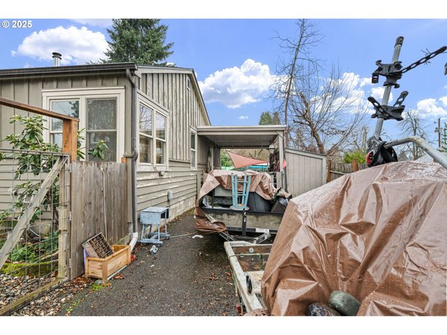 1425 E MADISON Ave, Cottage Grove, OR 97424