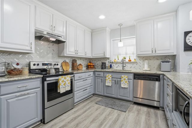 685 Cardinal Ridge Road, Burleson, TX 76028