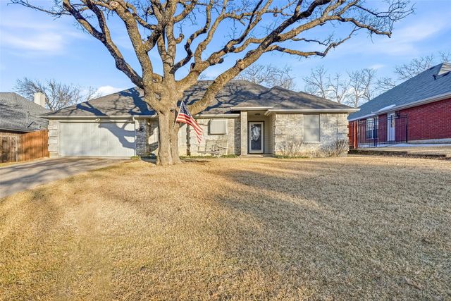 685 Cardinal Ridge Road, Burleson, TX 76028