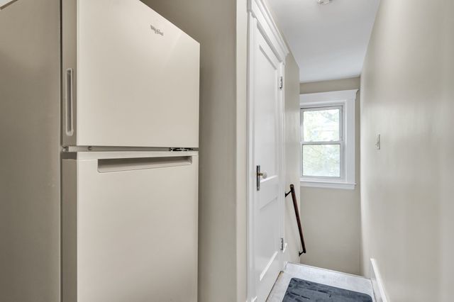 30 Oakley Rd 2, Watertown, MA 02472