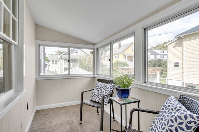 30 Oakley Rd 2, Watertown, MA 02472