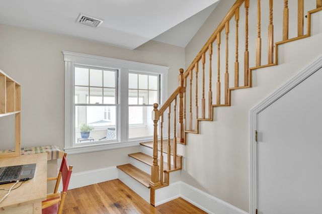 30 Oakley Rd 2, Watertown, MA 02472