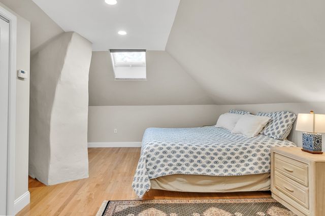 30 Oakley Rd 2, Watertown, MA 02472