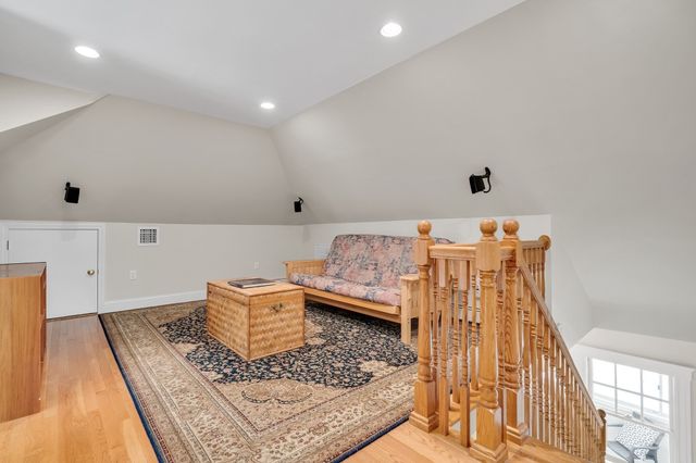30 Oakley Rd 2, Watertown, MA 02472