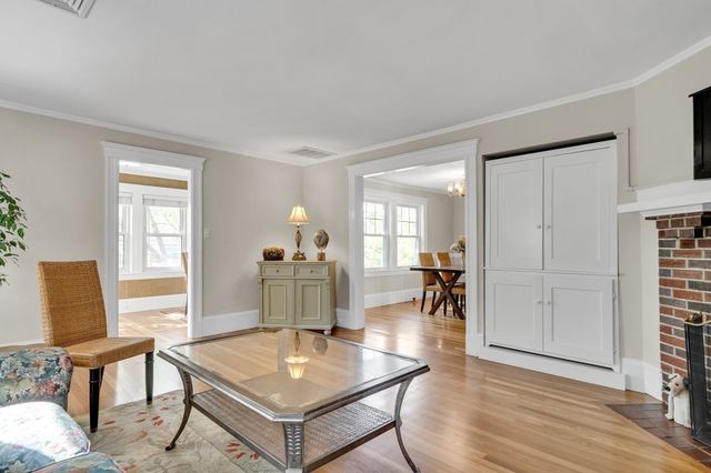 30 Oakley Rd 2, Watertown, MA 02472