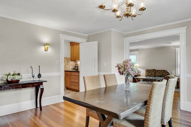 30 Oakley Rd 2, Watertown, MA 02472