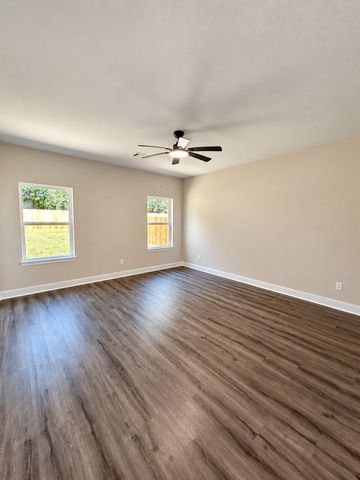 15634 Holly Drive, Montgomery, TX 77356