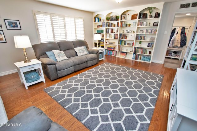 427 Castile Avenue, El Paso, TX 79912