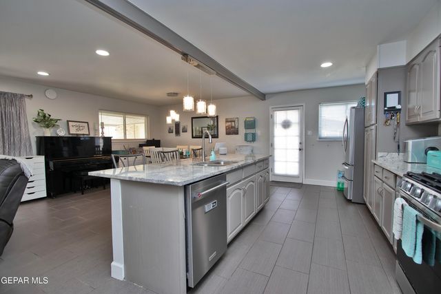 427 Castile Avenue, El Paso, TX 79912