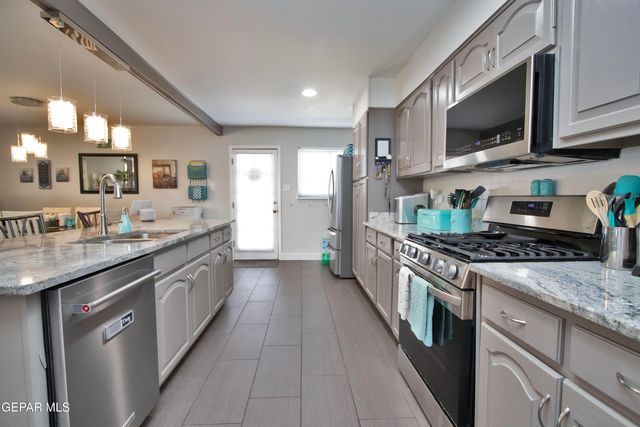 427 Castile Avenue, El Paso, TX 79912